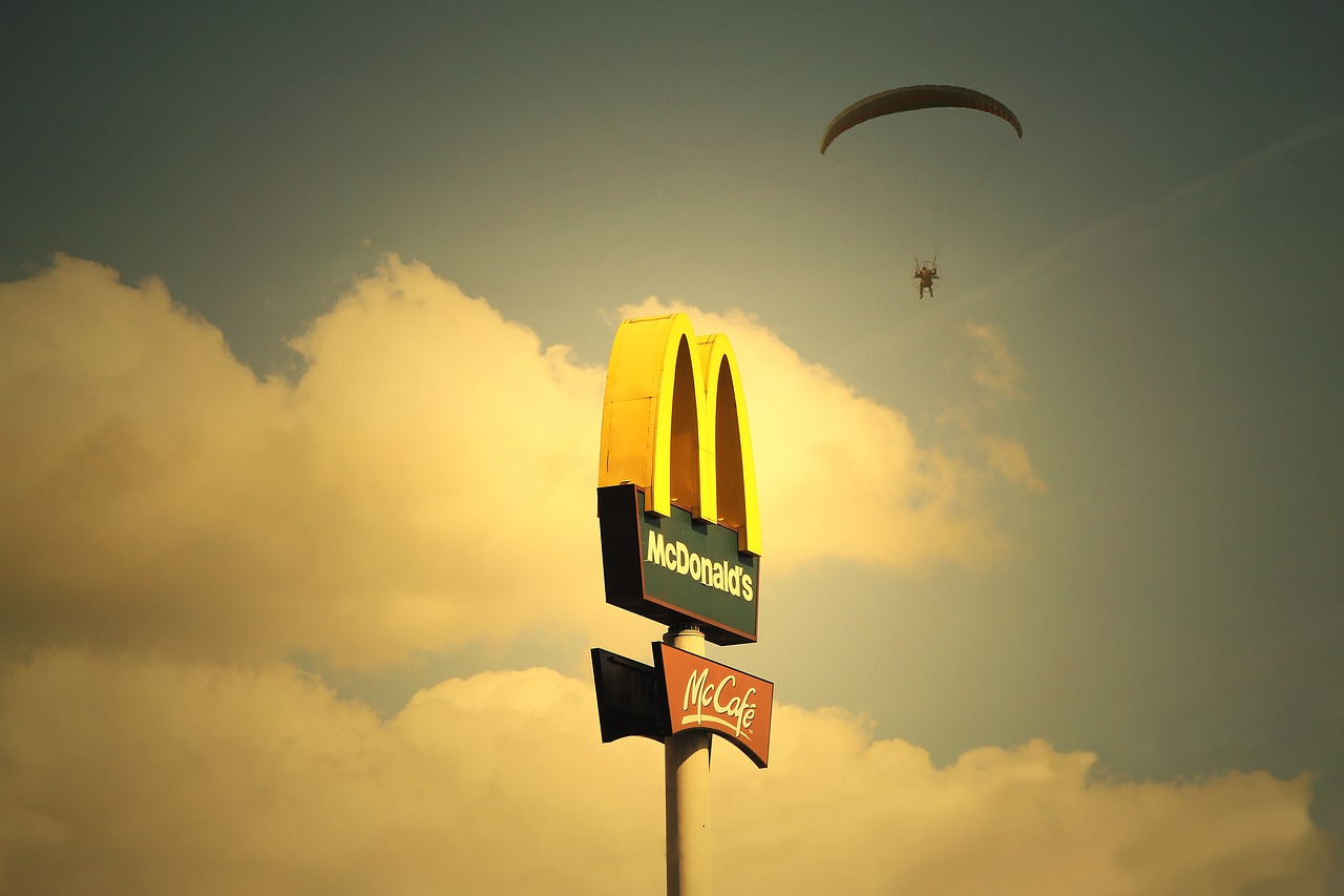 mcdonalds, restaurant, fastfood-4569513.jpg