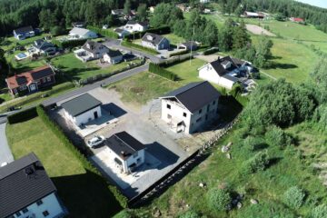 Nybyggt tvåvåningshus i Lecablock under produktion inför bygglov och färdigställande